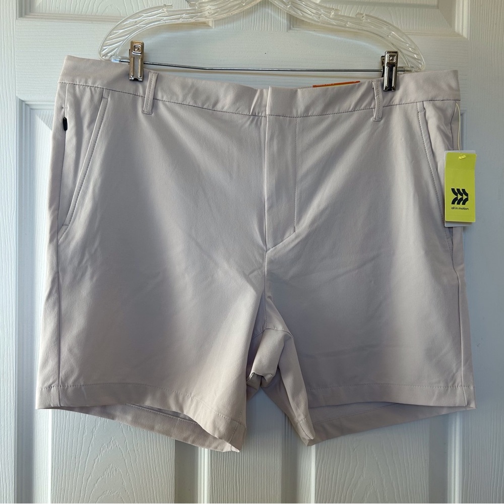 All In Motion, Men’s, Cream, 7” Golf Shorts Size 40, NWT